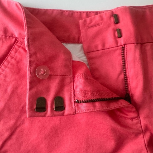 Vineyard Vines Coral Women's Shorts - Picture 5 of 11